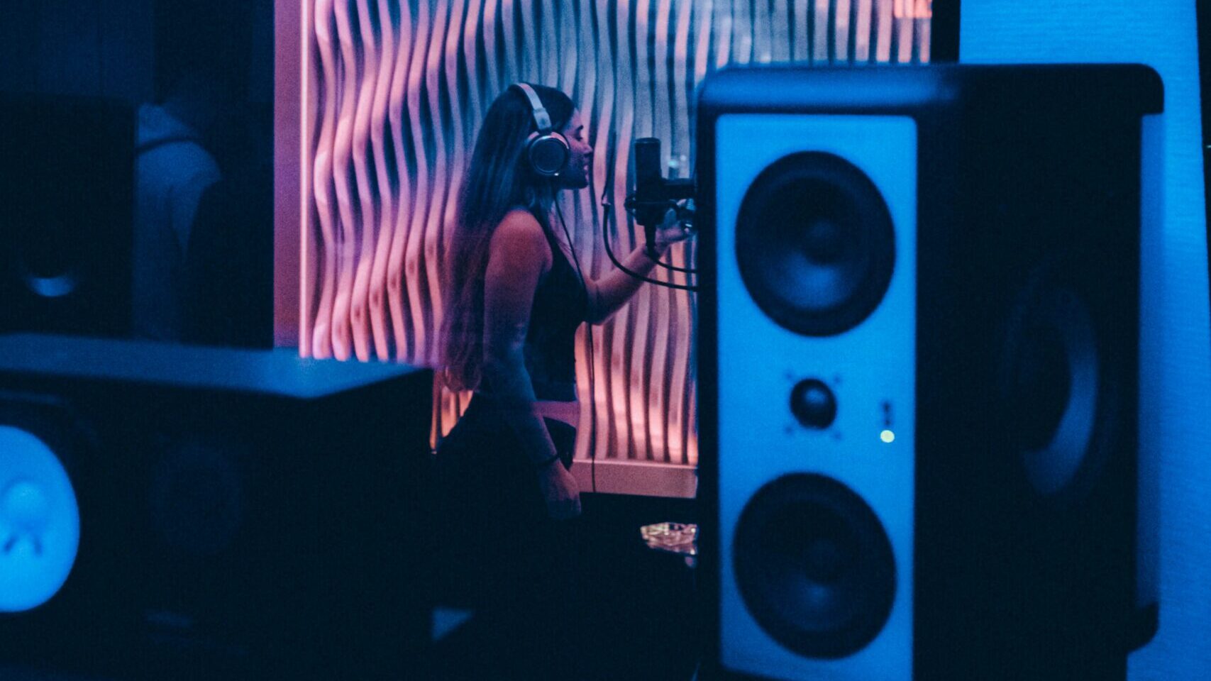 Mic Placement Mastery for Vocal Recordings: The Grn Studios Guide
